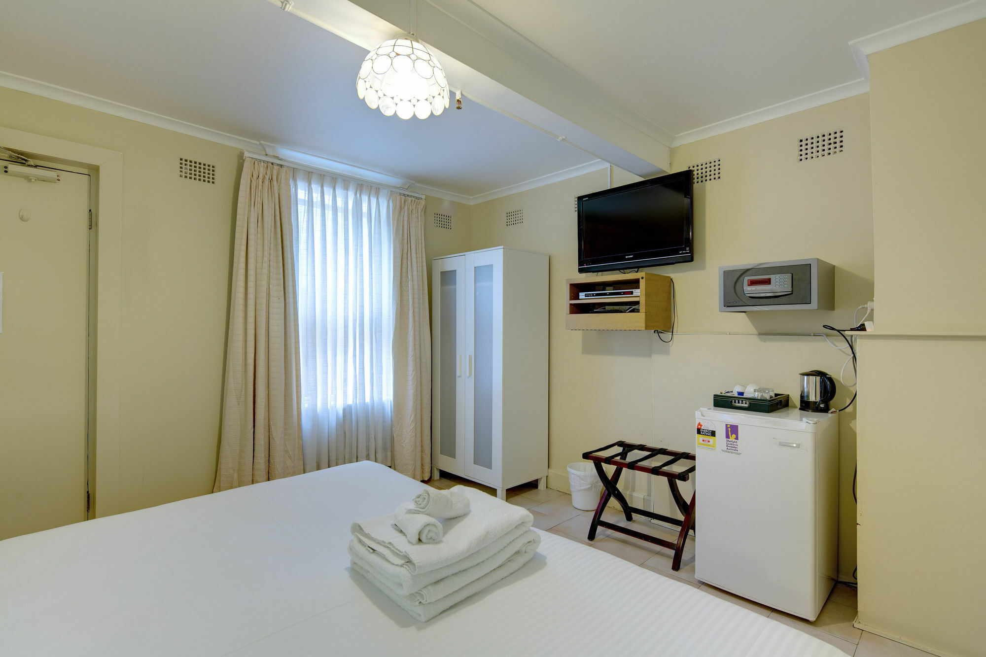 Neutral Bay Lodge Сидни Екстериор снимка
